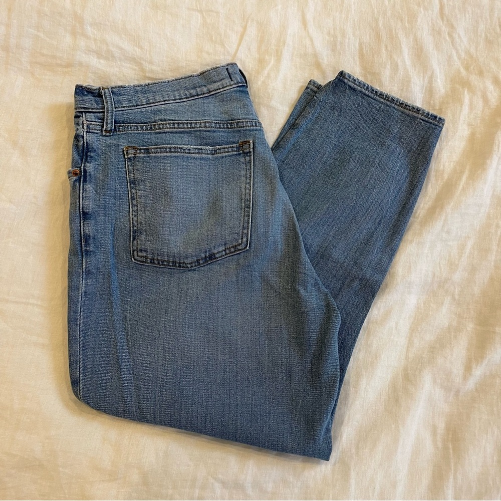 EUC Abercrombie “The Mom High Rise” Jean, size 32